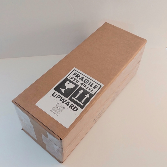 Clase Azul Empty Tequila Bottle with Cap – 750ml Hand-Painted Ceramic – Collecti - Picture 4 of 4